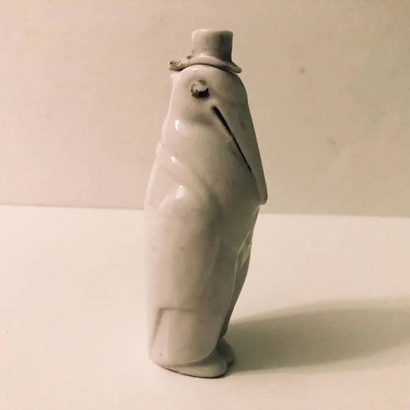 Vintage Penguins Pocket Flask with Cork Stopper  4.5 Inch Tall Figurines - Picture 15 of 16